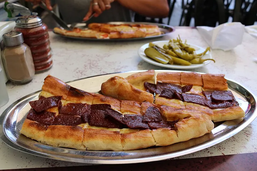 fromage et saucisse turque (sucuklu)